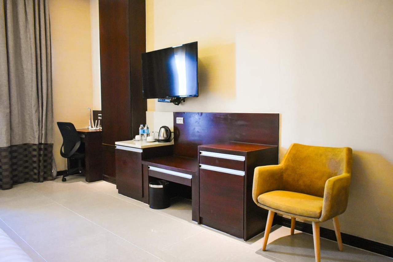 Mg Grand Hotel Olongapo Eksteriør billede